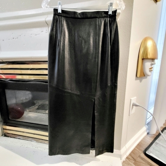Vintage | Black Leather Skirt - Picture 5 of 9